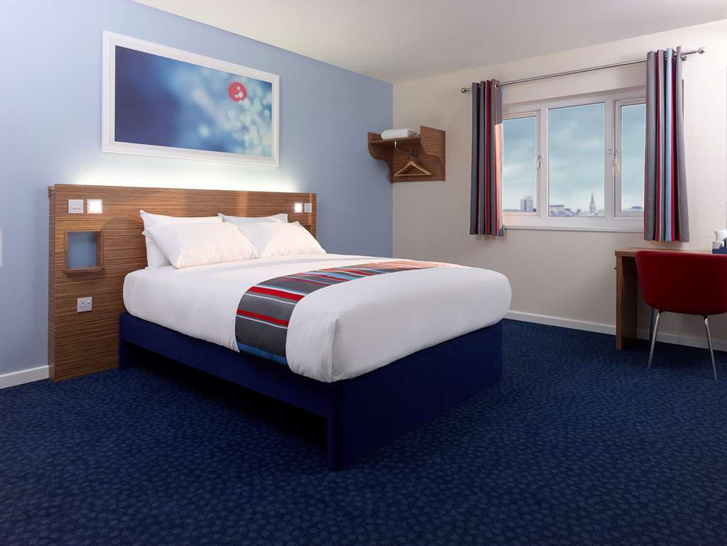 Travelodge Dundee Strathmore Avenue Room photo